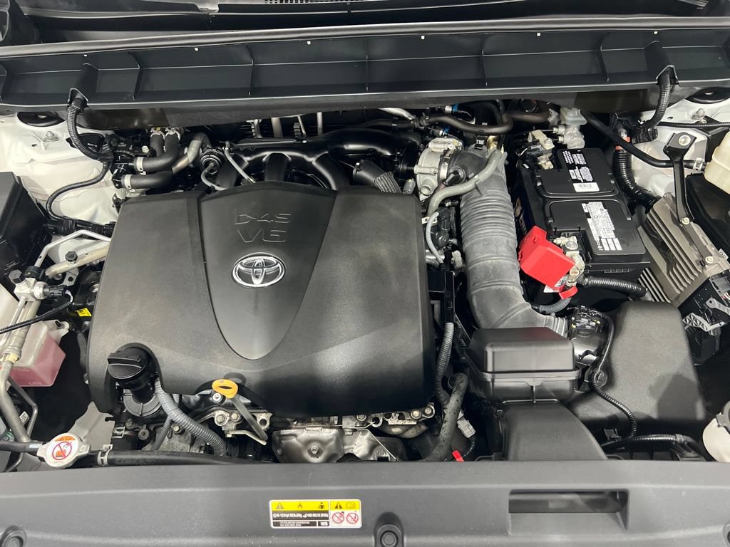 Used 2021 Toyota Highlander XLE AWD/4WD image 29