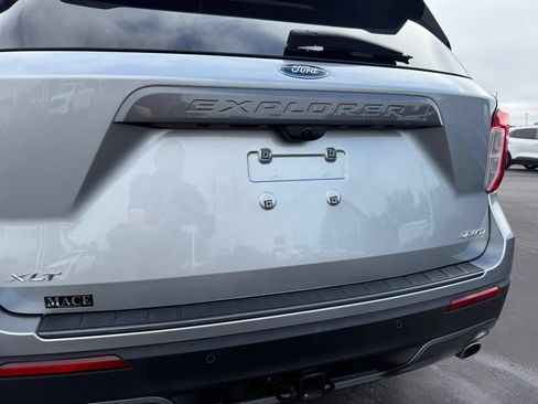 Used 2023 Ford Explorer XLT w/ Equipment Group 202A AWD/4WD image 7