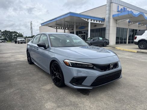 Used 2024 Honda Civic Sport image 3