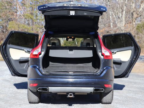 Used 2016 Volvo XC60 T6 Platinum w/ Climate Package image 5