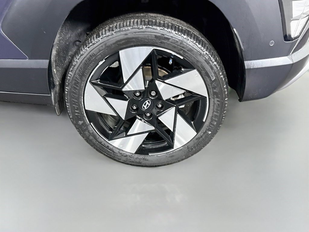 Used 2024 Hyundai Kona Limited AWD/4WD image 36