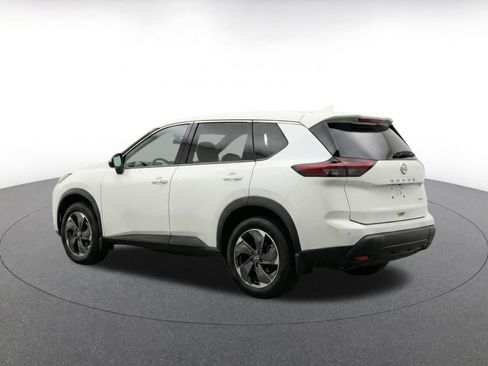 Used 2025 Nissan Rogue SV AWD/4WD image 7