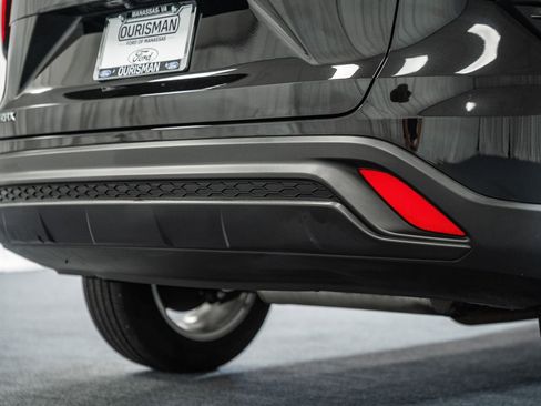 Used 2024 Chevrolet Trax LS w/ LS Convenience Package FWD image 9
