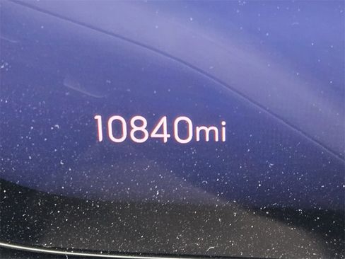 Used 2024 Buick Envision Avenir image 25