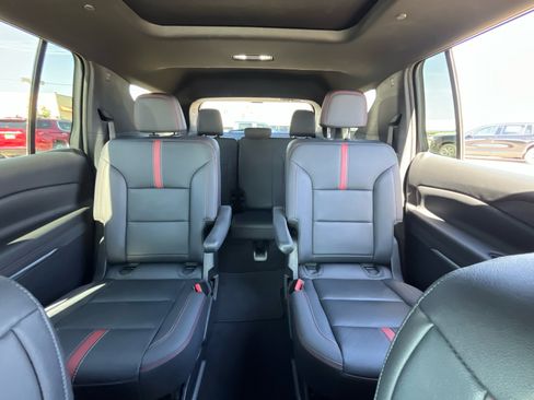 Certified 2024 Chevrolet Traverse RS image 23