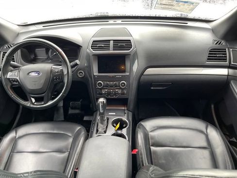 Used 2019 Ford Explorer XLT w/ Equipment Group 202A FWD image 37