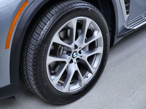 Used 2026 BMW X5 xDrive40i AWD/4WD image 13