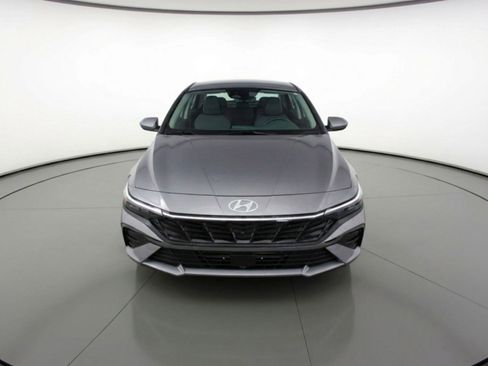 Used 2025 Hyundai Elantra SEL FWD image 2