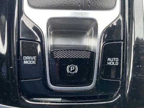 Used 2022 Kia Carnival SX image 41