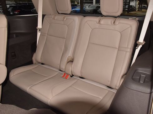 Certified 2023 Lincoln Aviator Reserve w/ Elements Package Plus image 15