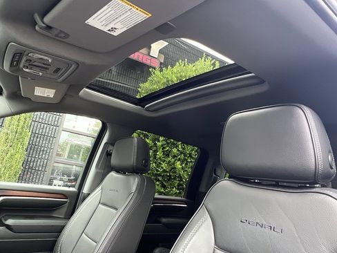 Used 2024 GMC Sierra 3500 Denali w/ Denali Reserve Package image 44