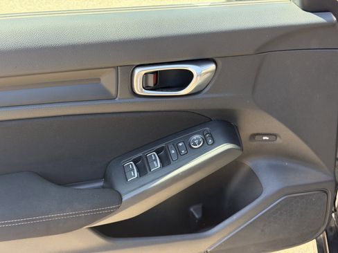 Used 2023 Honda Civic Sport image 11
