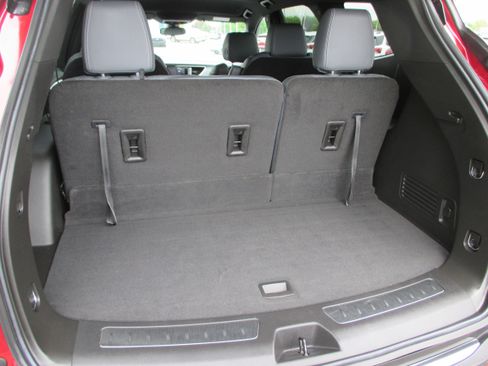 Used 2024 Buick Enclave Essence w/ Sport Touring Edition FWD image 10