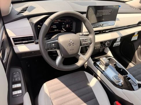 New 2026 Mitsubishi Outlander SE FWD image 18