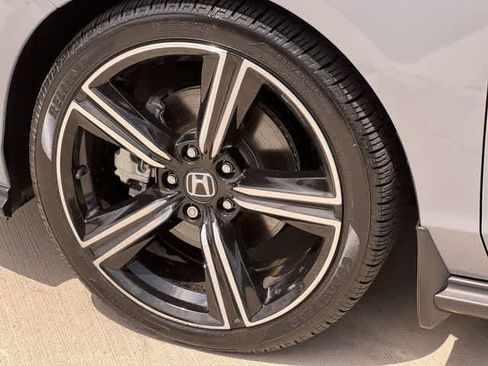 Used 2023 Honda Accord Sport image 9