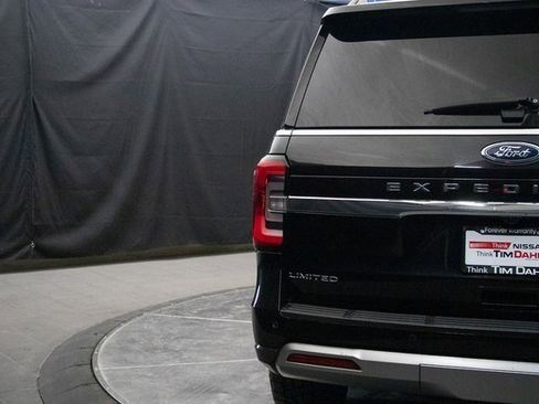 Used 2022 Ford Expedition Limited image 12