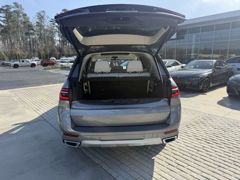 Certified 2025 BMW X7 xDrive40i w/ Executive Package image 22