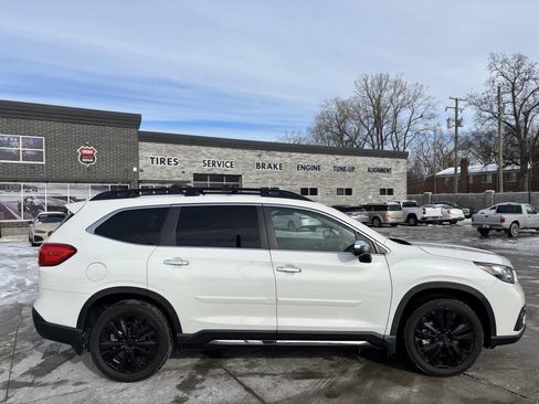 Used 2022 Subaru Ascent Touring image 2