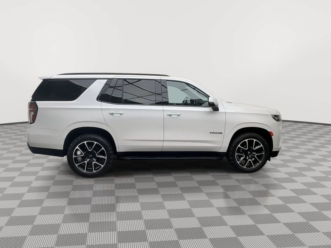 Used 2022 Chevrolet Tahoe RST w/ Luxury Package AWD/4WD image 43