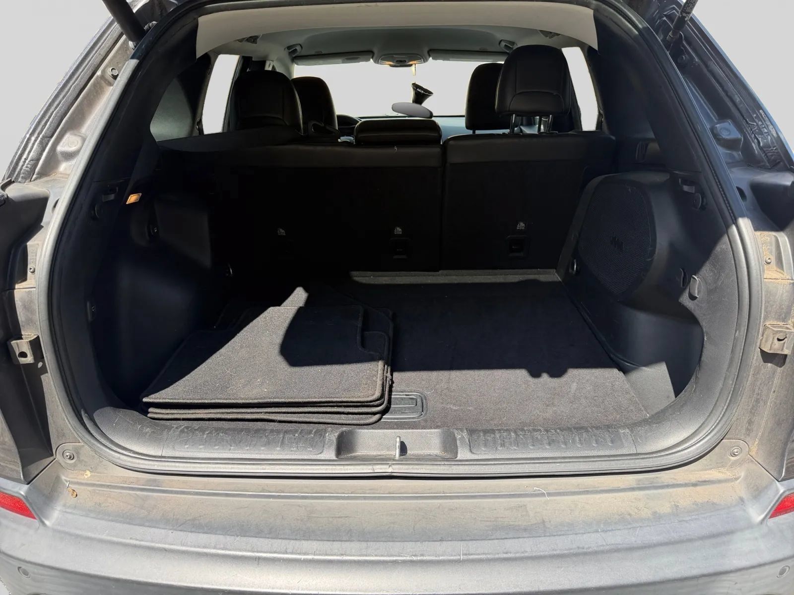 Used 2019 Jeep Cherokee Limited FWD image 19