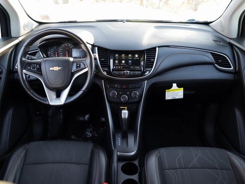 Used 2019 Chevrolet Trax LT w/ LT Convenience Package image 18