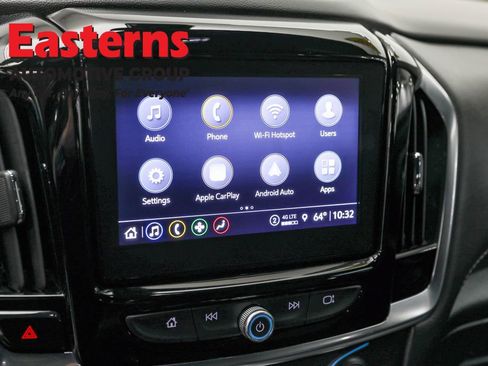 Used 2022 Chevrolet Traverse LT image 19