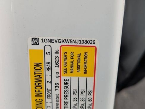 Used 2022 Chevrolet Traverse LT image 39