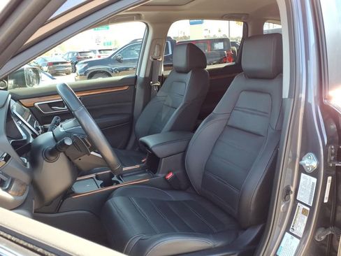 Used 2022 Honda CR-V Touring image 4