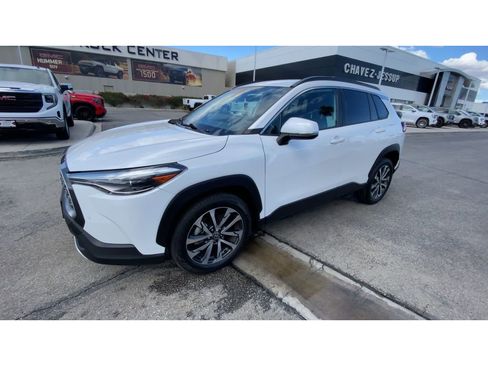 Used 2022 Toyota Corolla Cross XLE AWD/4WD image 4