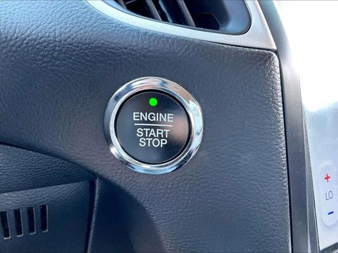 Used 2024 Ford Edge SEL image 33