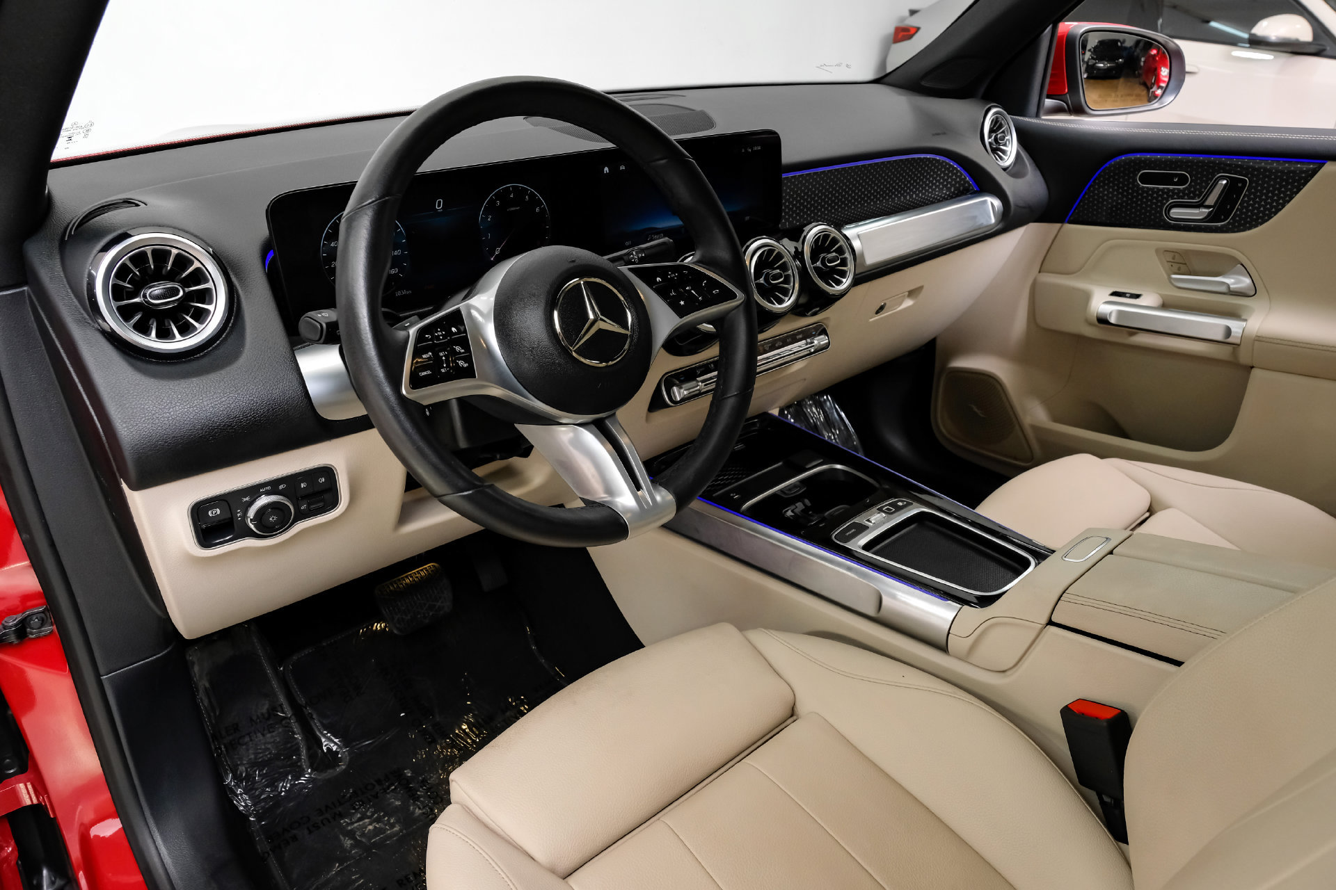 Used 2026 Mercedes-Benz GLB 250 w/ Exclusive Package image 3