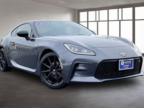 Used 2024 Toyota GR86 Premium image 3