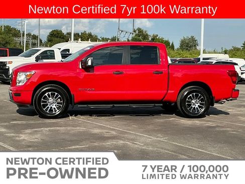 Used 2024 Nissan Titan SV w/ SV Convenience Package RWD image 3