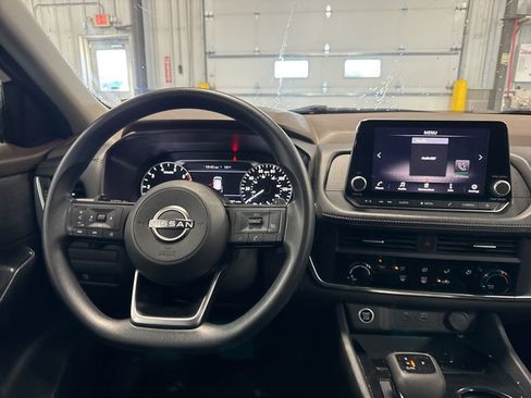 Used 2023 Nissan Rogue S AWD/4WD image 37