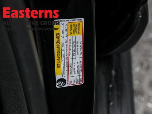 Used 2022 GMC Acadia SLT w/ Technology Package image 38