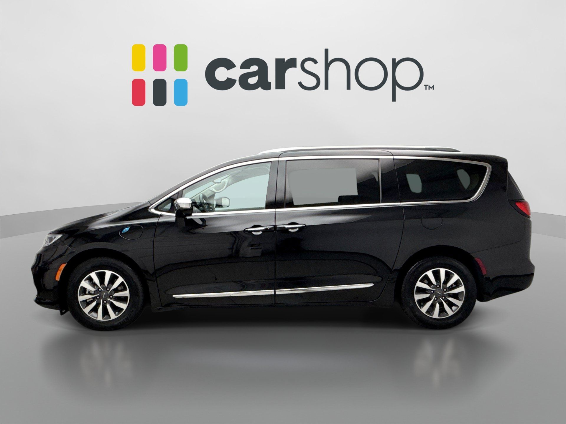 Used 2021 Chrysler Pacifica Limited w/ Premium & Safety Sphere Group FWD image 2