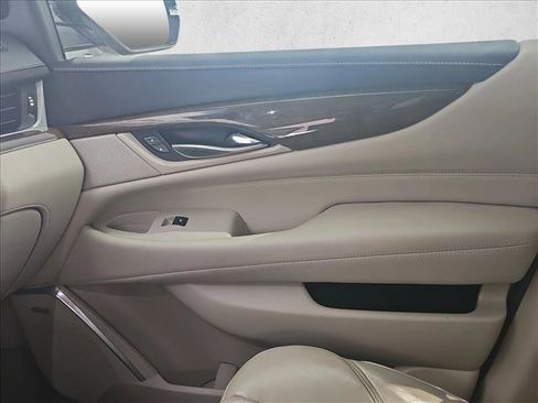 Used 2019 Cadillac Escalade Premium Luxury image 28