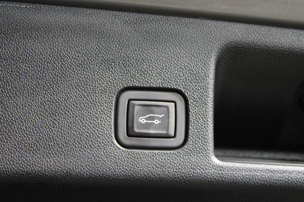 Used 2024 Chevrolet Equinox EV RS FWD image 22