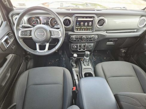 Used 2023 Jeep Wrangler Unlimited Sahara w/ Cold Weather Group AWD/4WD image 9