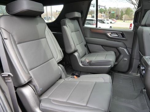 New 2026 GMC Yukon Denali w/ Sun & Power Step Package AWD/4WD image 29