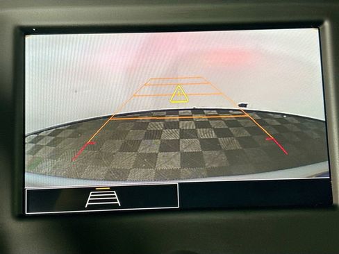 Used 2023 Chevrolet Equinox LT w/ Driver Convenience Package image 16