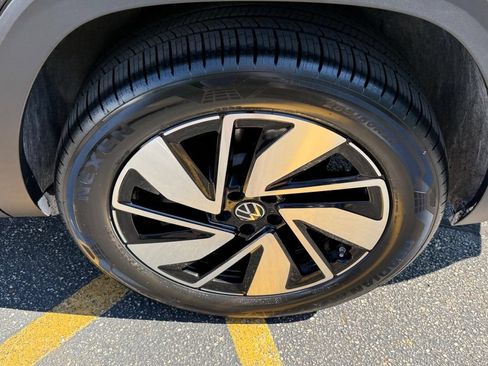Certified 2025 Volkswagen Atlas SEL AWD/4WD image 7