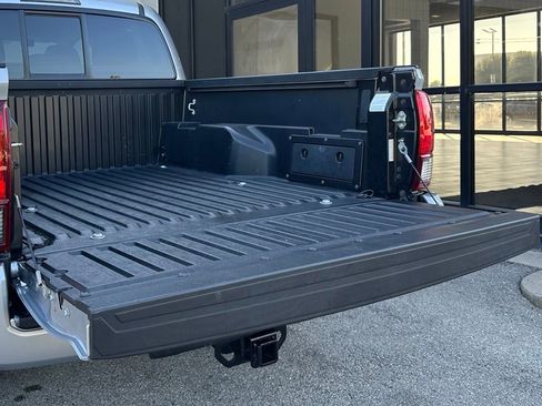 Used 2020 Toyota Tacoma SR image 59