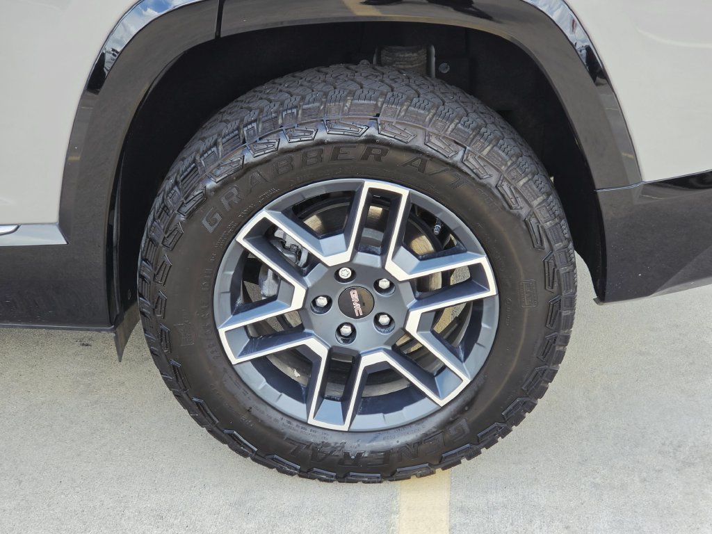 Used 2026 GMC Terrain AT4 w/ Technology Package II AWD/4WD image 8
