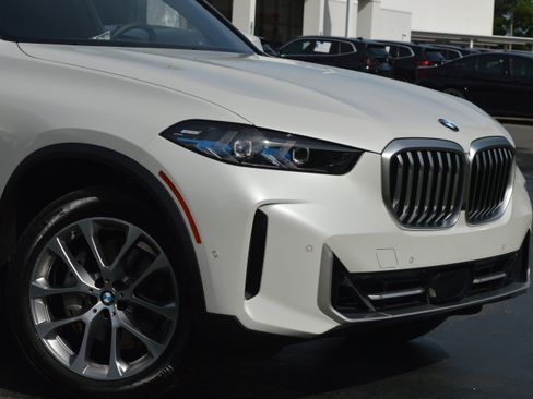 Used 2025 BMW X5 xDrive40i AWD/4WD image 2