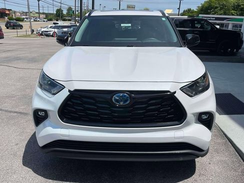 Used 2024 Toyota Highlander XLE AWD/4WD image 8
