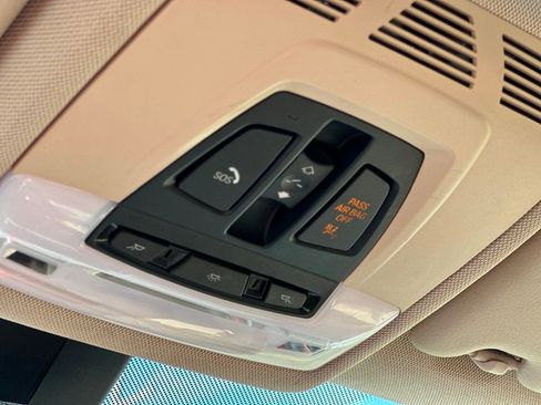 Used 2016 BMW 320i Sedan image 41