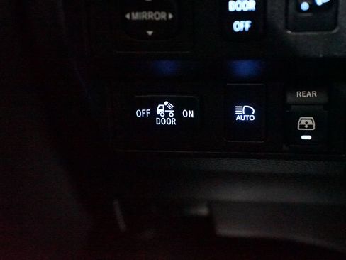 Used 2018 Toyota Tundra Limited w/ TRD Off Road Package image 24