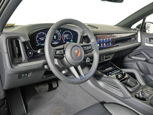 New 2026 Porsche Cayenne AWD/4WD image 4