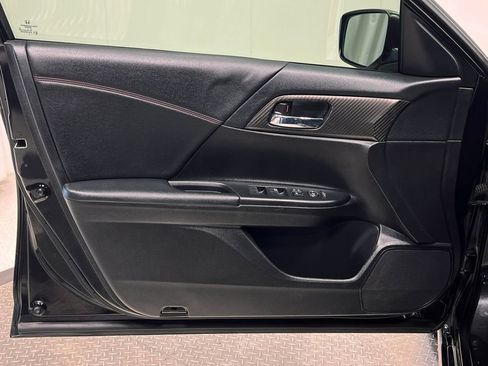 Used 2017 Honda Accord Sport Special Edition image 12